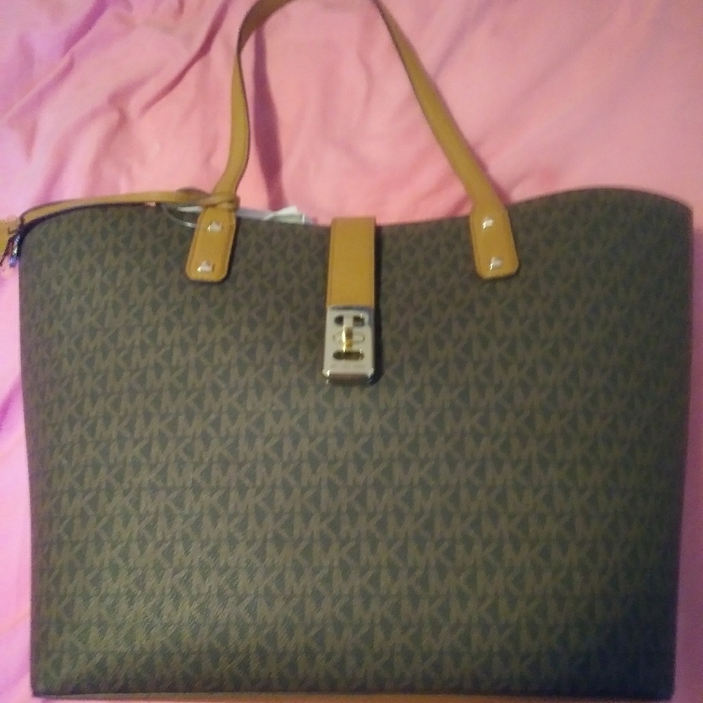 mk purse